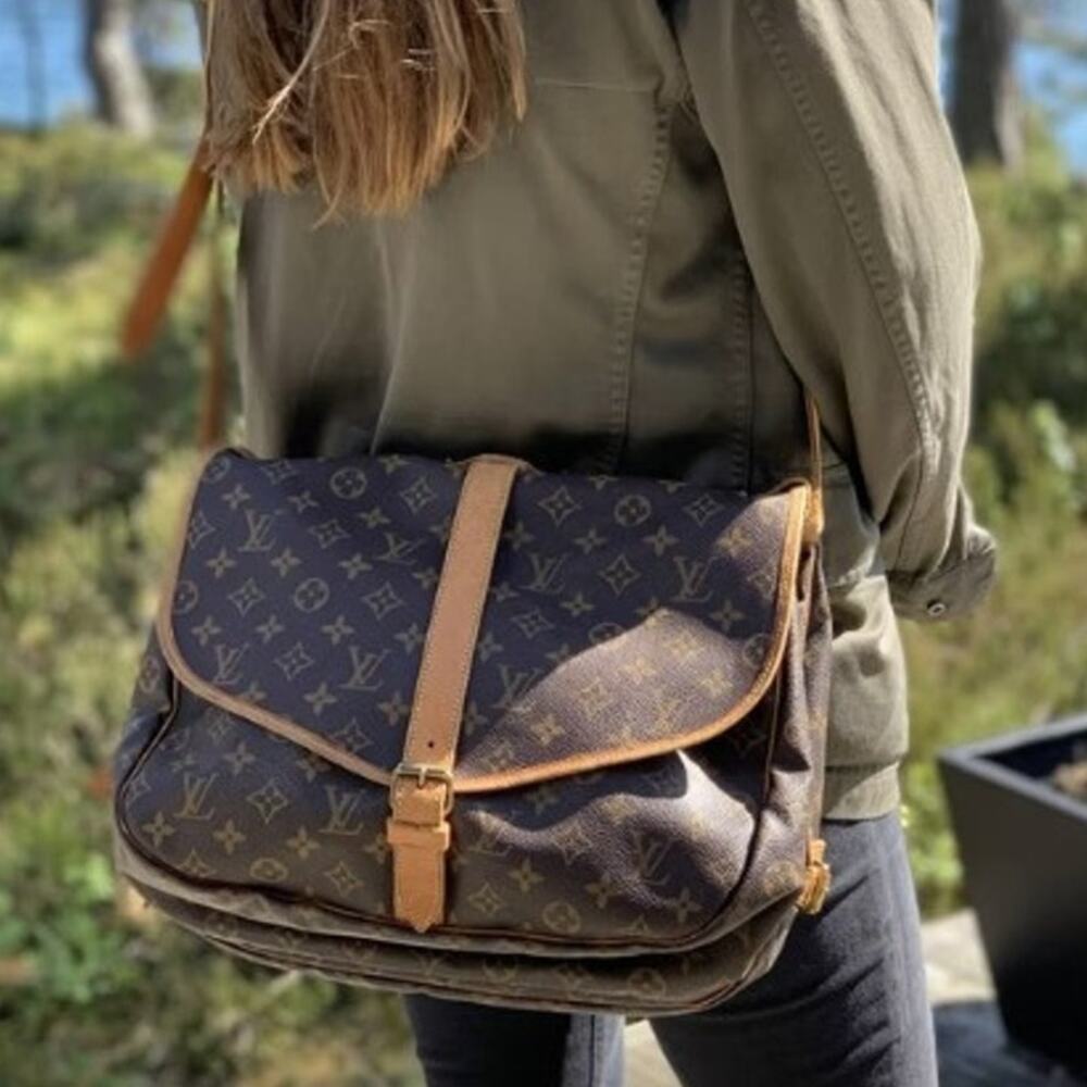 💎✨HOT BUY✨💎AUTHENTIC Louis Vuitton Saumur 35 Crossbody bag